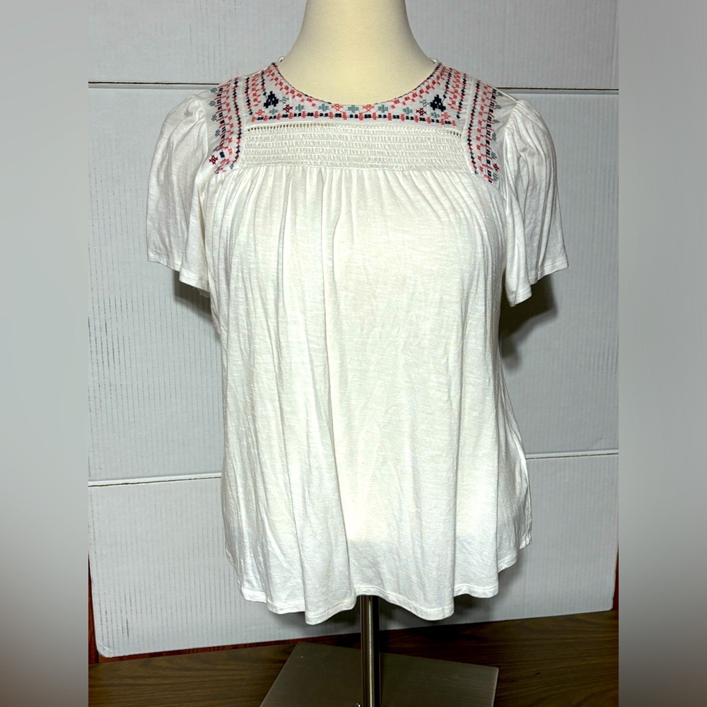 Knox Rose XXL peasant style top. More petite in length 27” 97% rayon